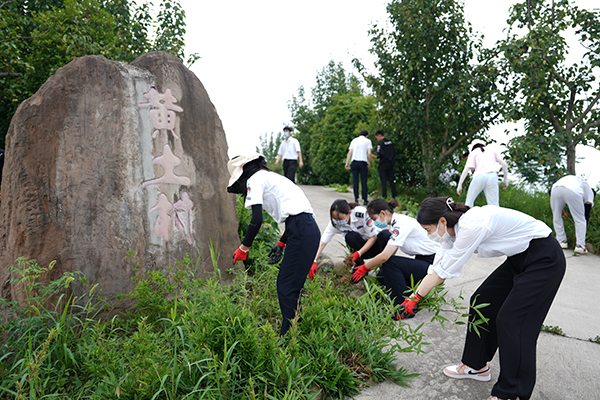 “助力鄉(xiāng)村振興，踐行艱苦奮斗” 將新員工黨性教育活動(dòng)搬到對(duì)口幫扶村2.jpg